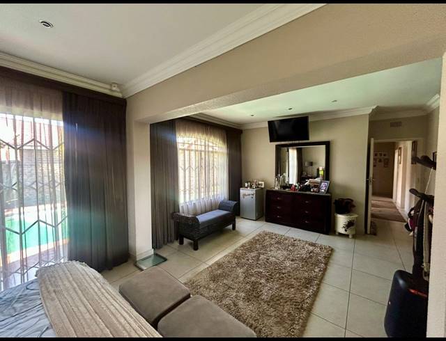 3 BEDROOM HOUSE FOR SALE IN SUNAIR PARK
